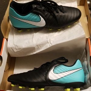 Women's 7.5 Tiempo Rio IV FG cleats